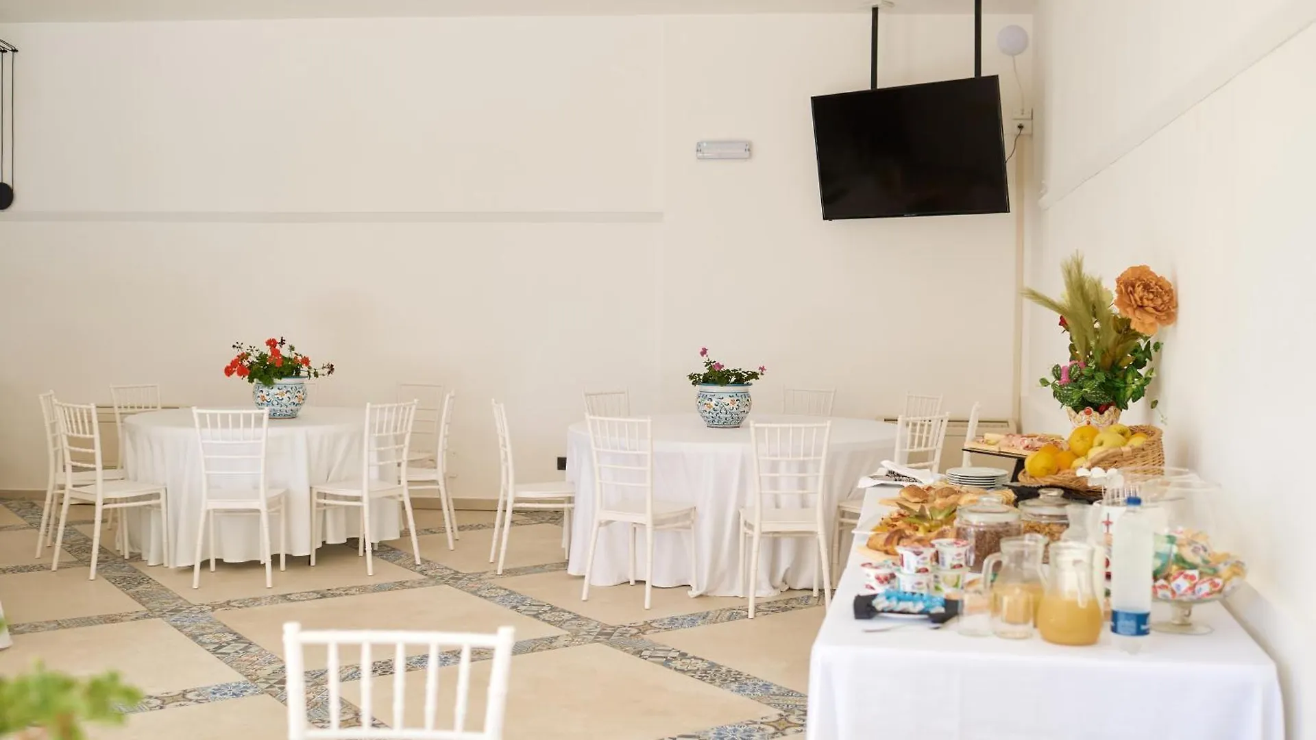 Villa Vittoria Hotel Alcamo 4*,